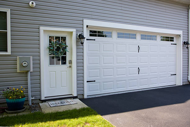 24/7 Emergency Garage Door Roller Replacement experts in Canton, SD